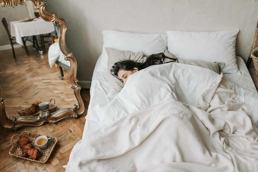 Balanced Hormones, Balanced Sleep: Wie sich Hormone auf deinen Schlaf auswirken können
